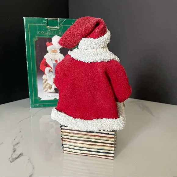 The New Millenium Santa - Computer Working Santa - Fabriche by Kurt Adler - Picture 8 of 12